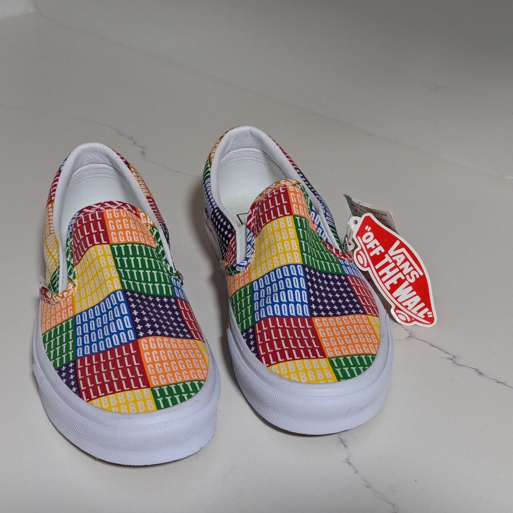 VANS PRIDE Multicolor Classic Men's/Women's Slip-on Sneakers